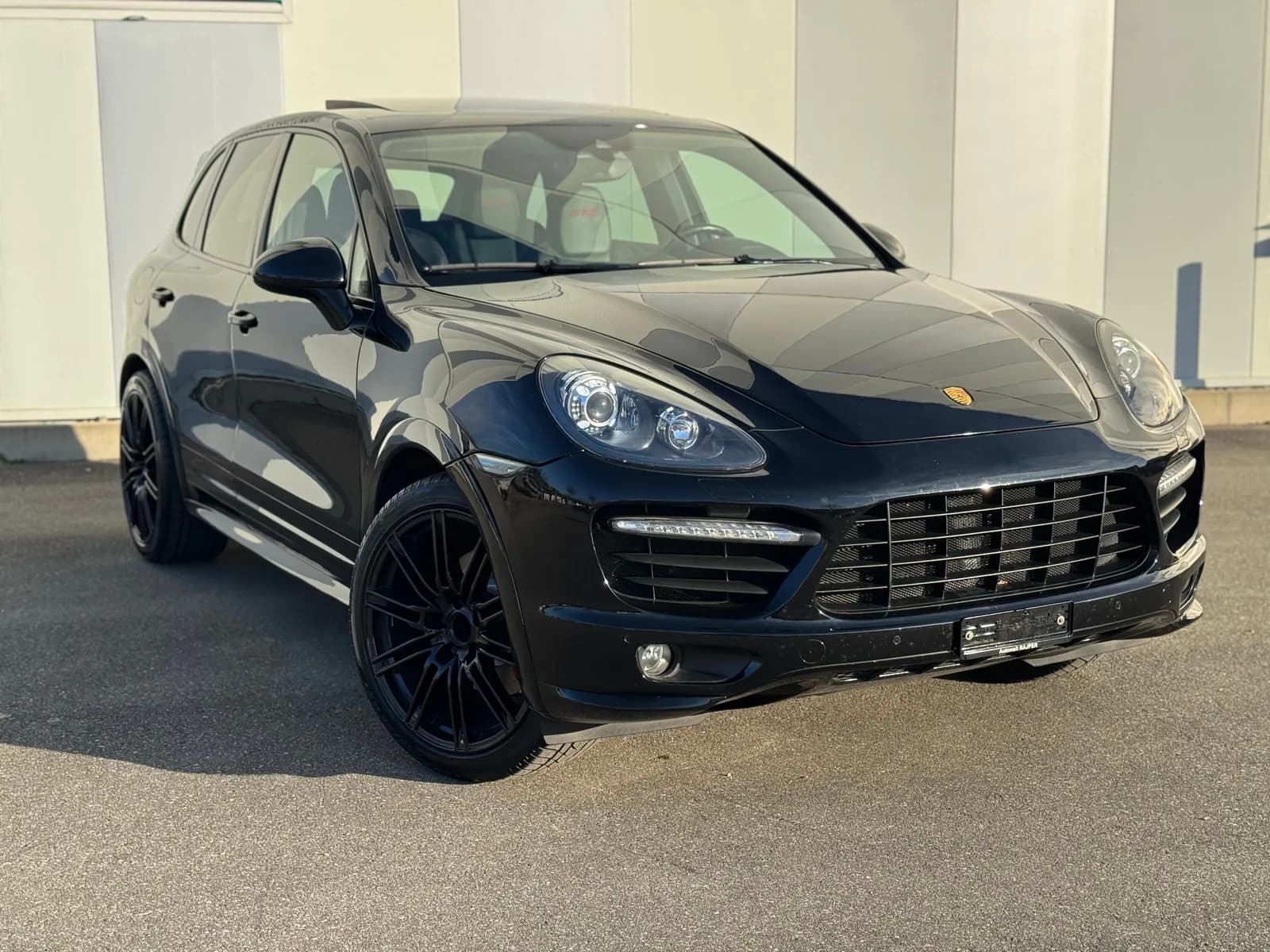 Porsche Cayenne GTS 2013 thumbnail 2