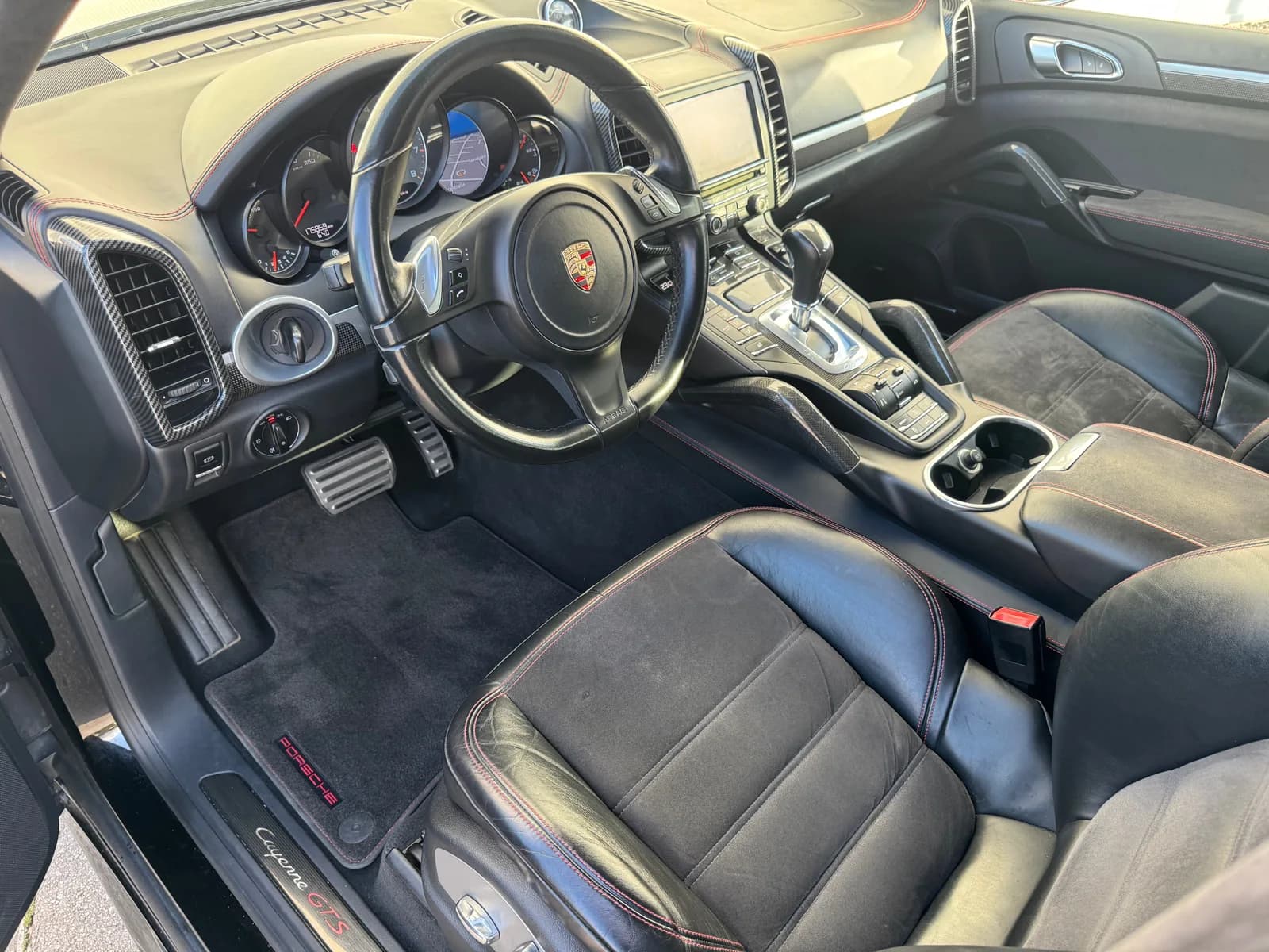 Porsche Cayenne GTS 2013 thumbnail 9