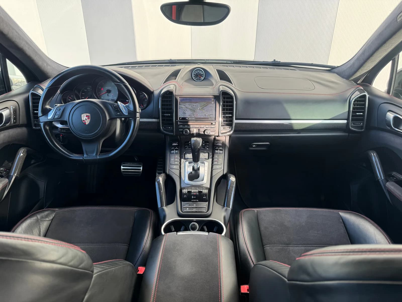 Porsche Cayenne GTS 2013 thumbnail 10