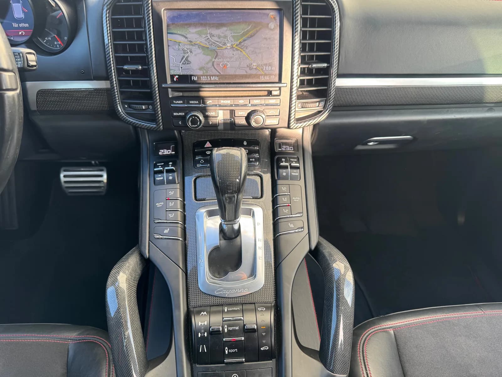 Porsche Cayenne GTS 2013 thumbnail 14