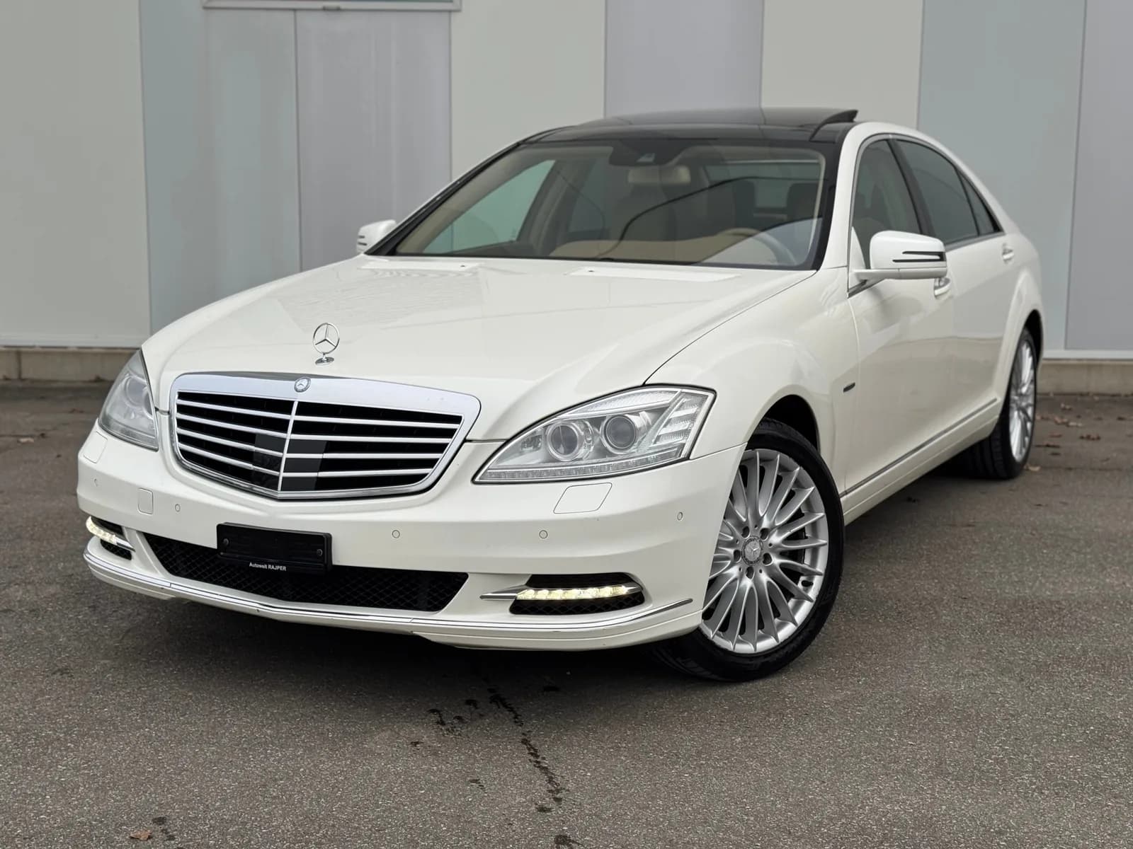 Mercedes-Benz S 350 L BlueEfficiency SS 4Matic 7G-Tronic 2011