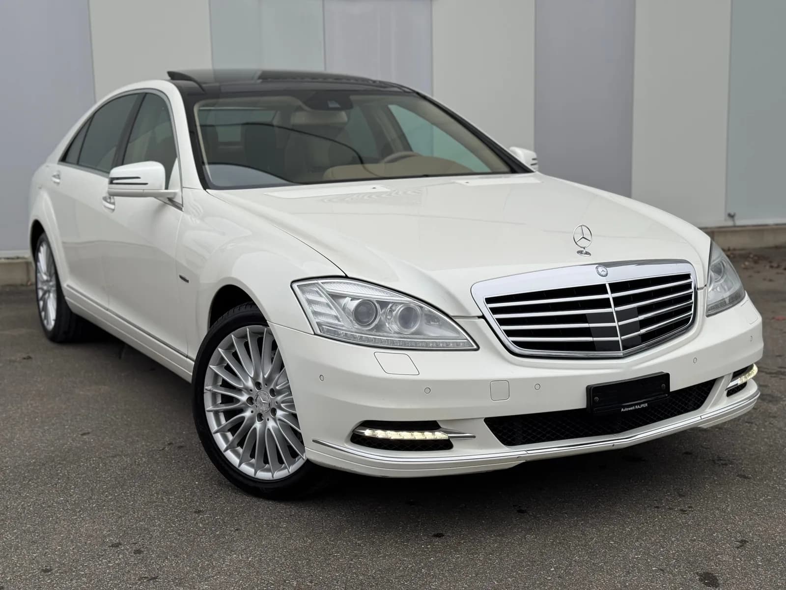 Mercedes-Benz S 350 L BlueEfficiency SS 4Matic 7G-Tronic 2011 thumbnail 3