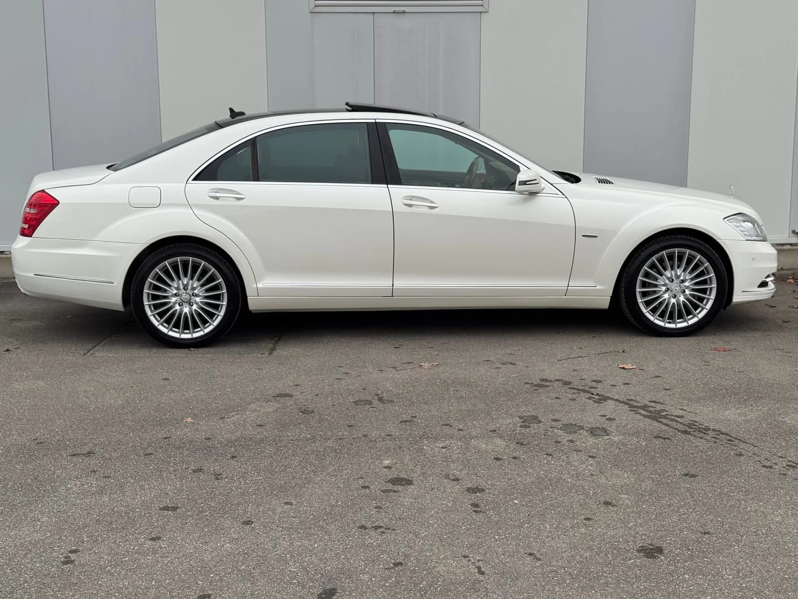 Mercedes-Benz S 350 L BlueEfficiency SS 4Matic 7G-Tronic 2011 thumbnail 7