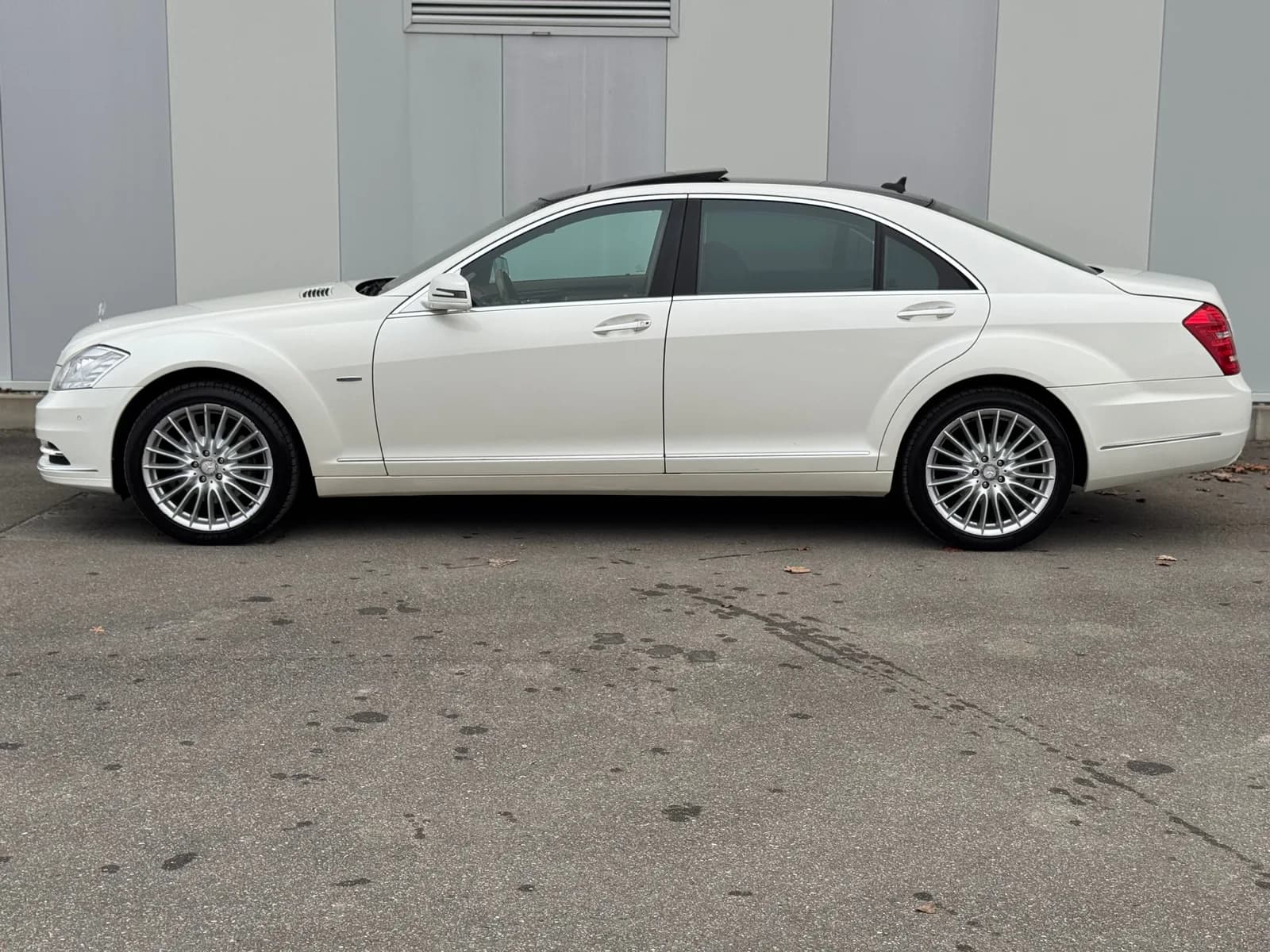 Mercedes-Benz S 350 L BlueEfficiency SS 4Matic 7G-Tronic 2011 thumbnail 8