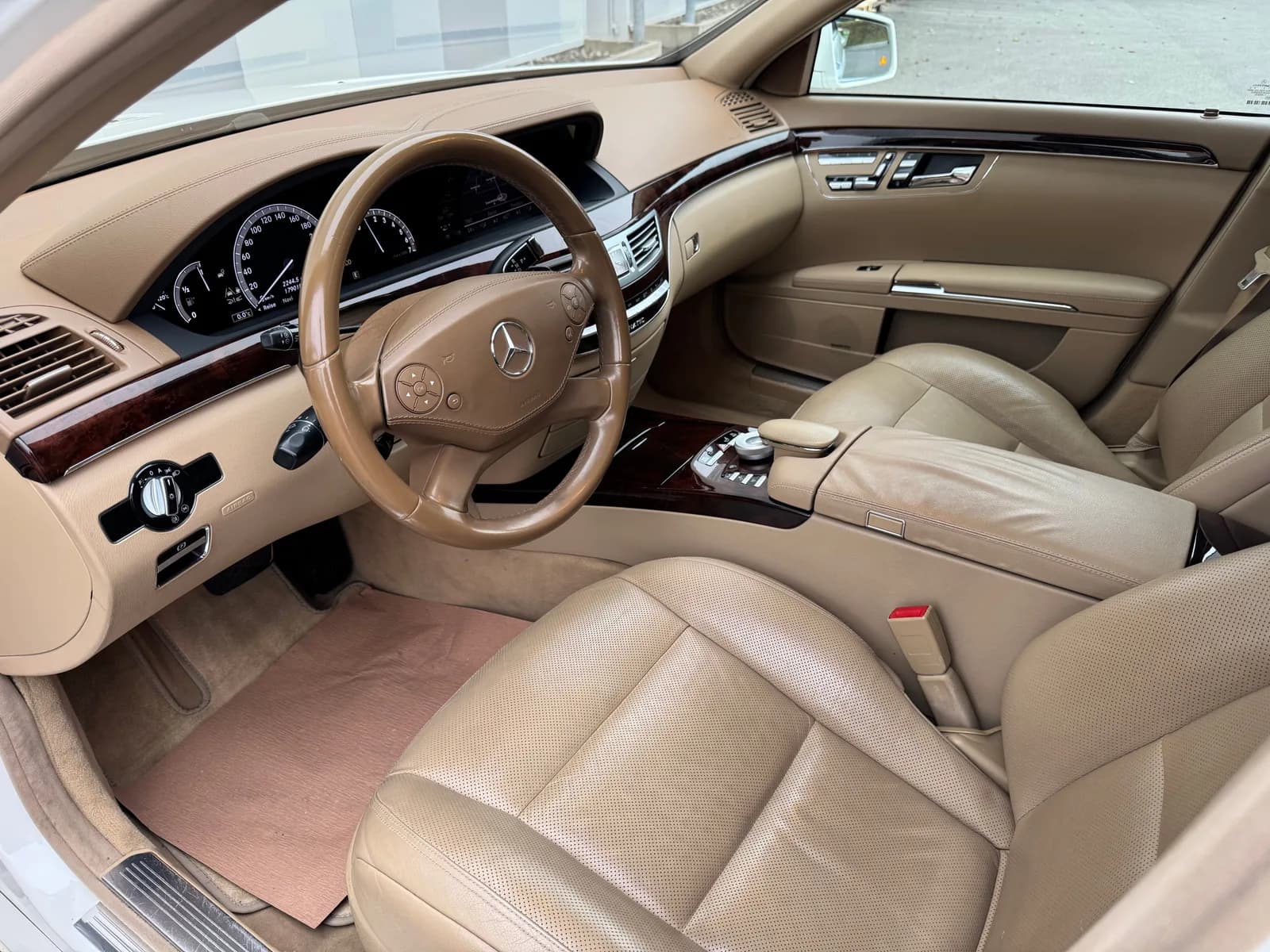 Mercedes-Benz S 350 L BlueEfficiency SS 4Matic 7G-Tronic 2011 thumbnail 9