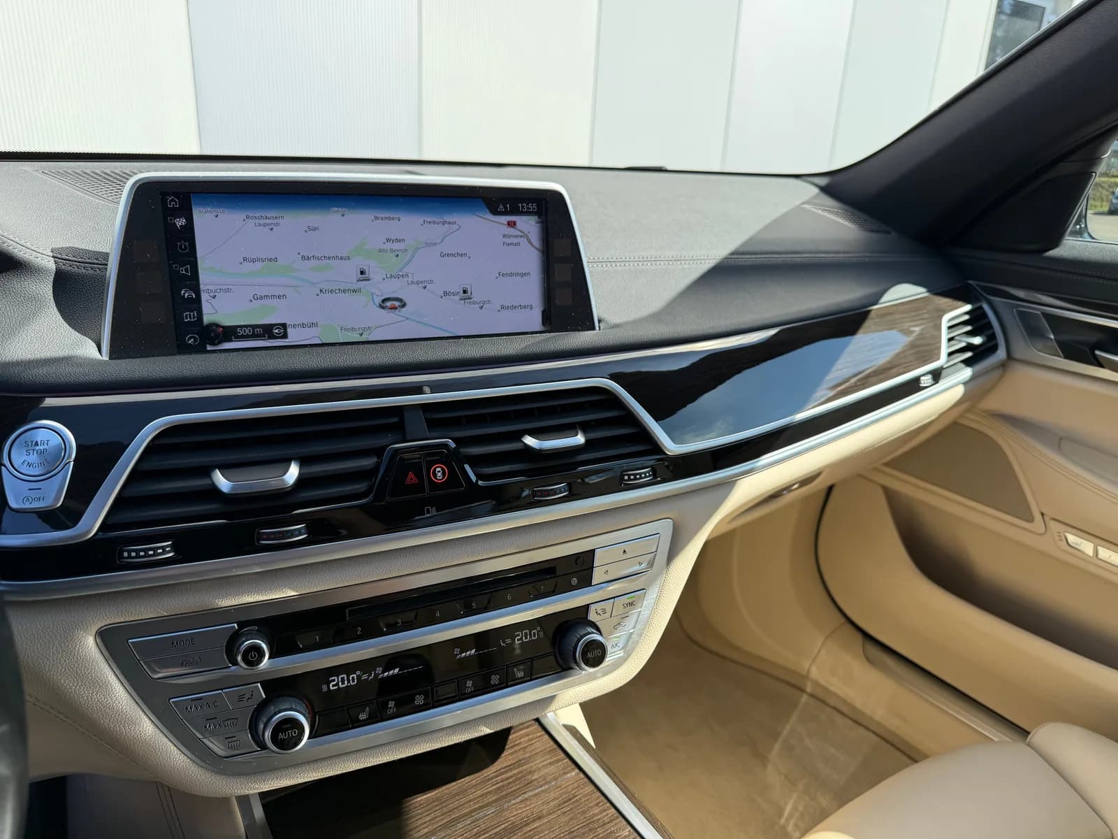 BMW 750i xDrive Steptronic 2016 thumbnail 11