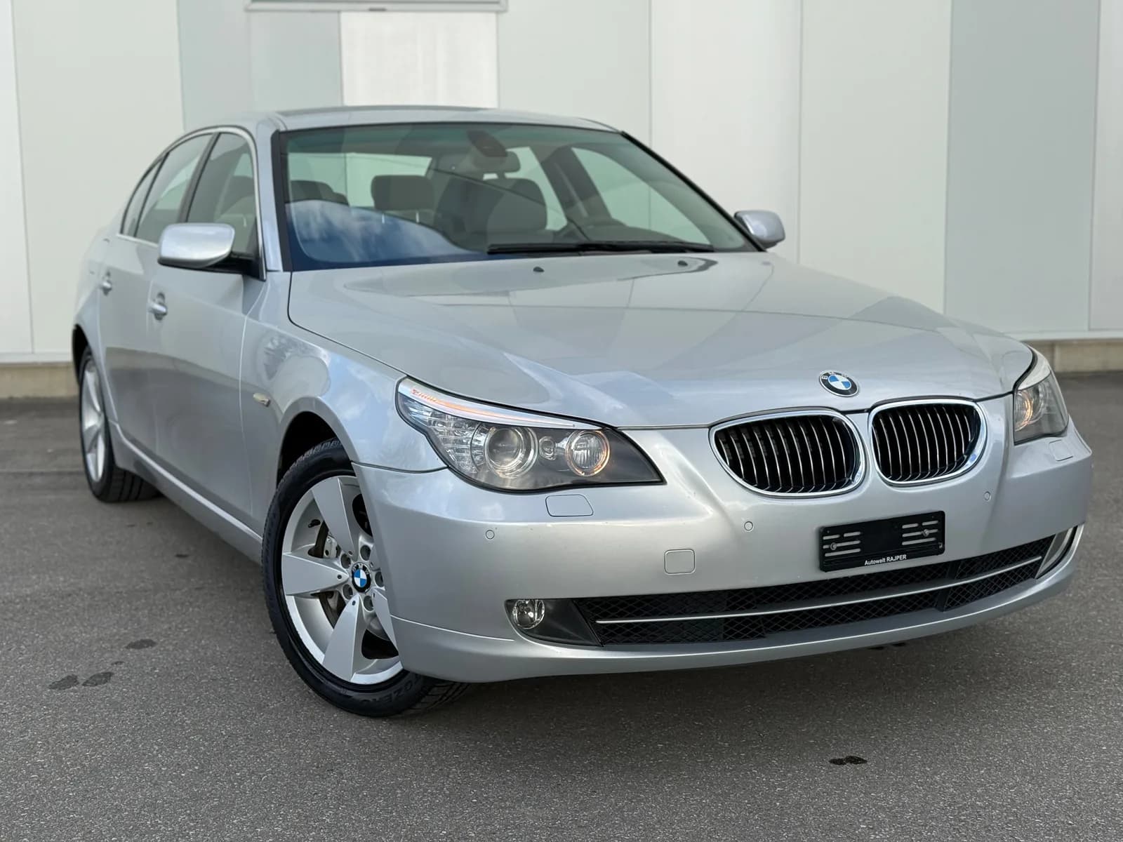 BMW 530xi Steptronic 2008 thumbnail 3