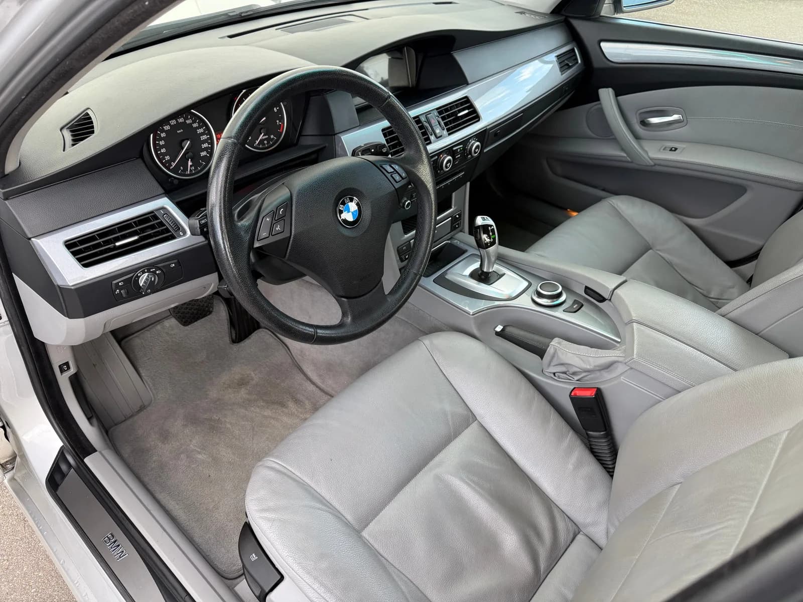 BMW 530xi Steptronic 2008 thumbnail 9