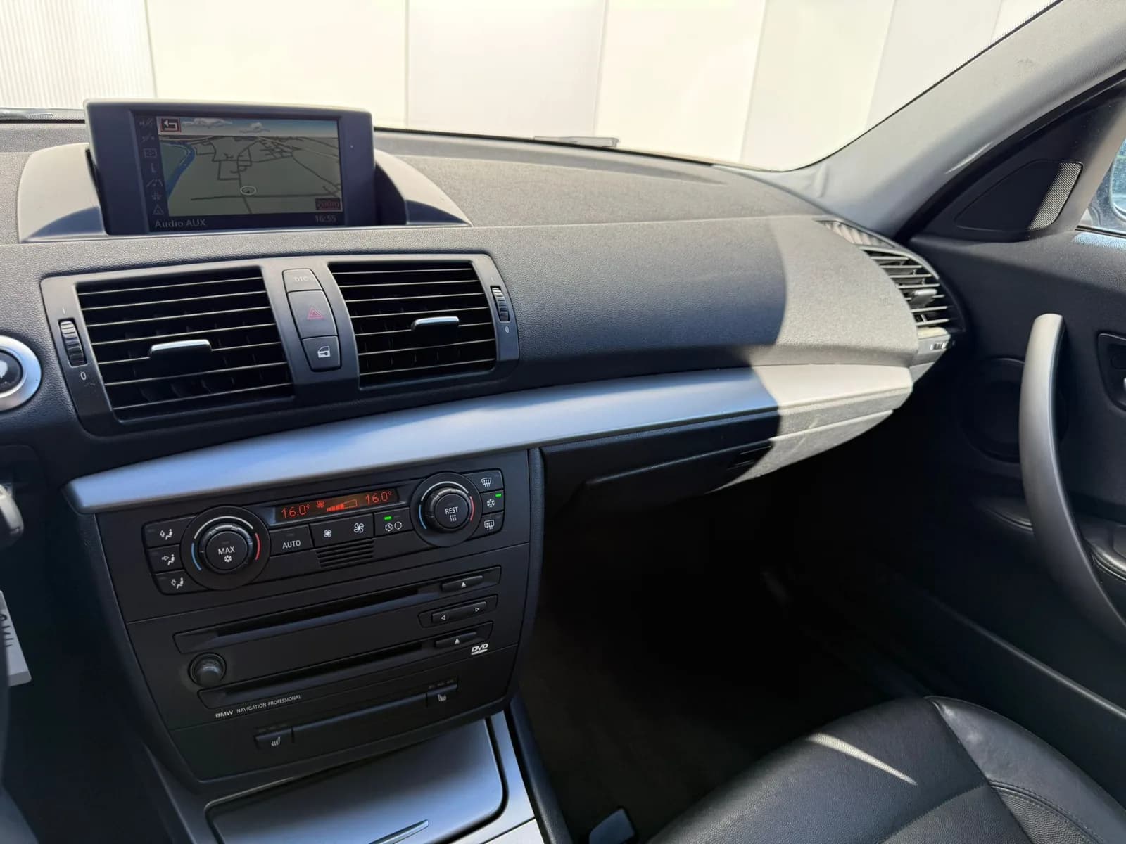 BMW 120d 2007 thumbnail 12