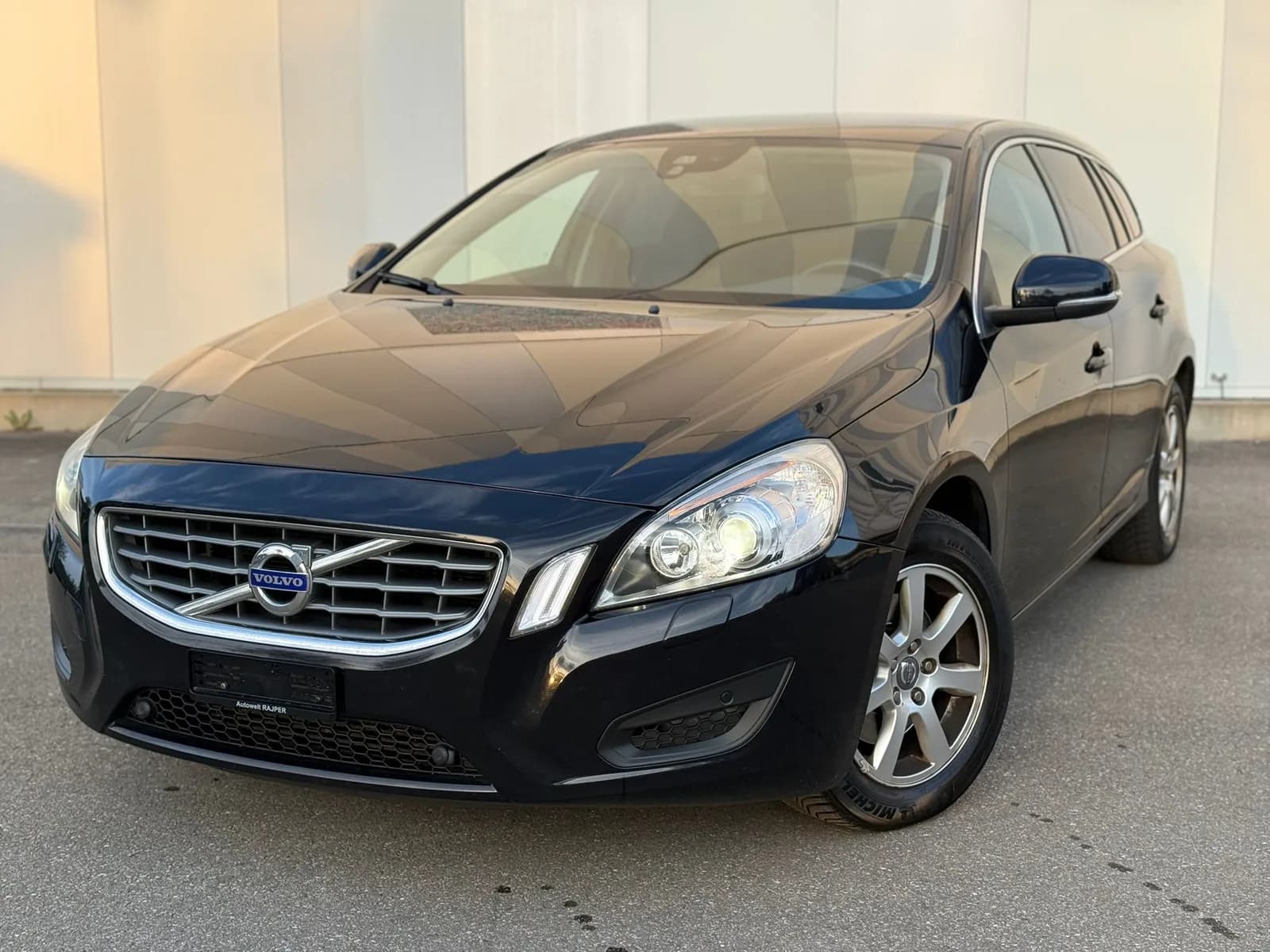 Volvo V60 T3 2011