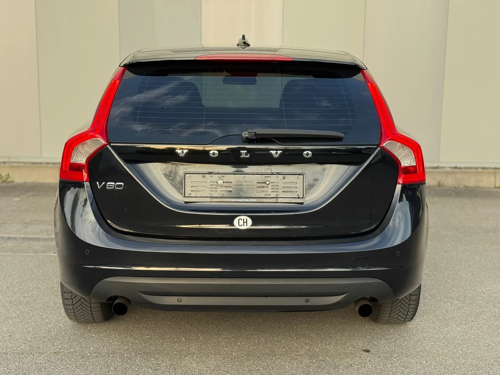 Volvo V60 T3 2011 thumbnail 5