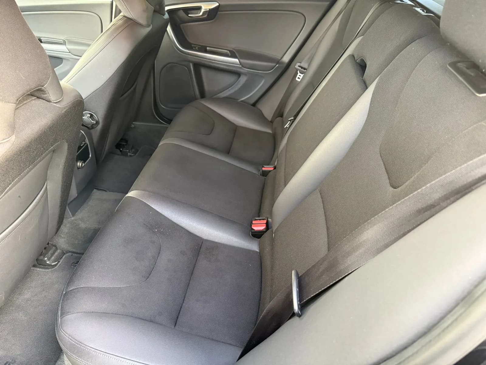 Volvo V60 T3 2011 thumbnail 13