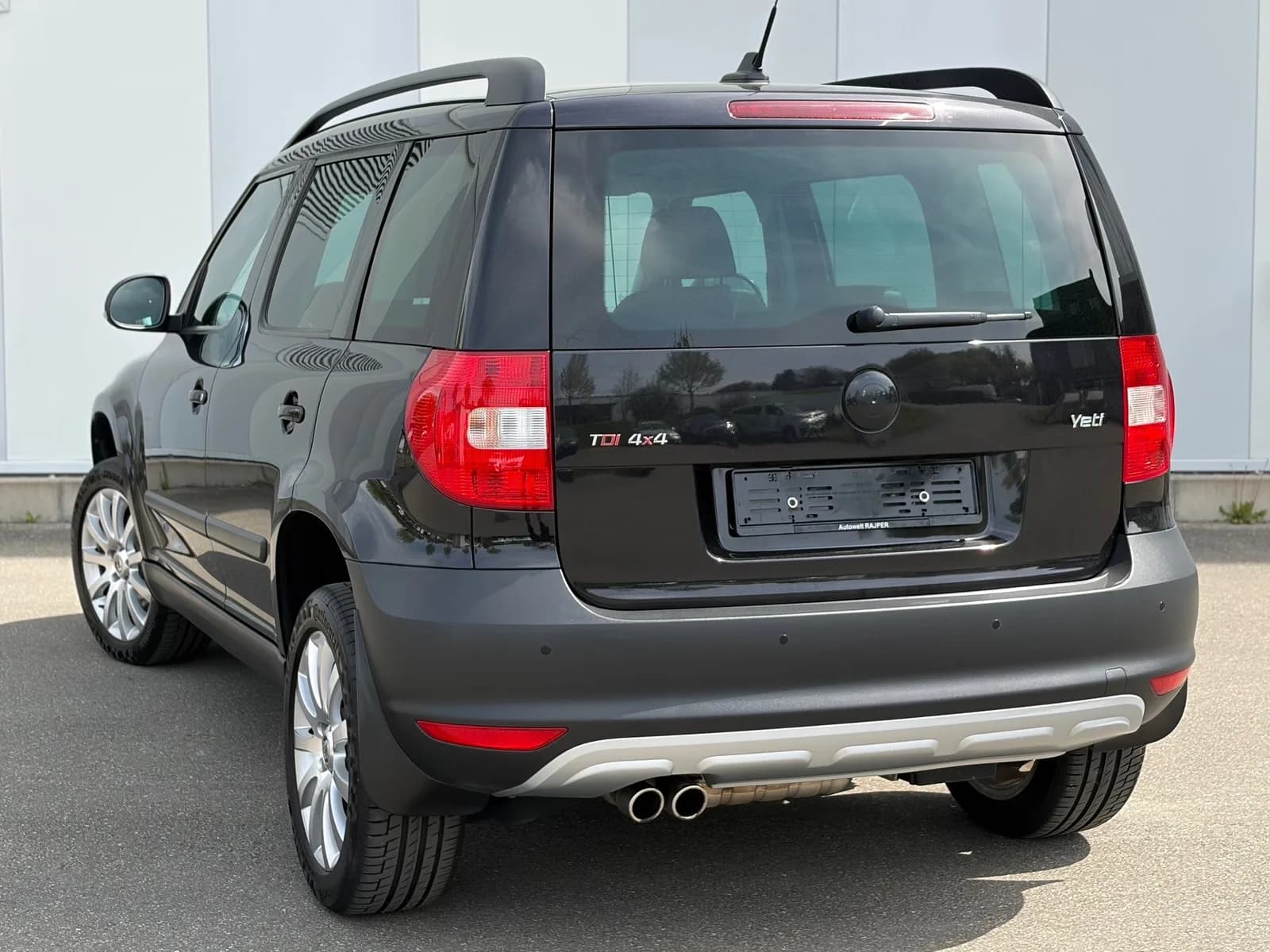 Škoda Yeti 2.0 TDI Ambition 4x4 2010 thumbnail 4