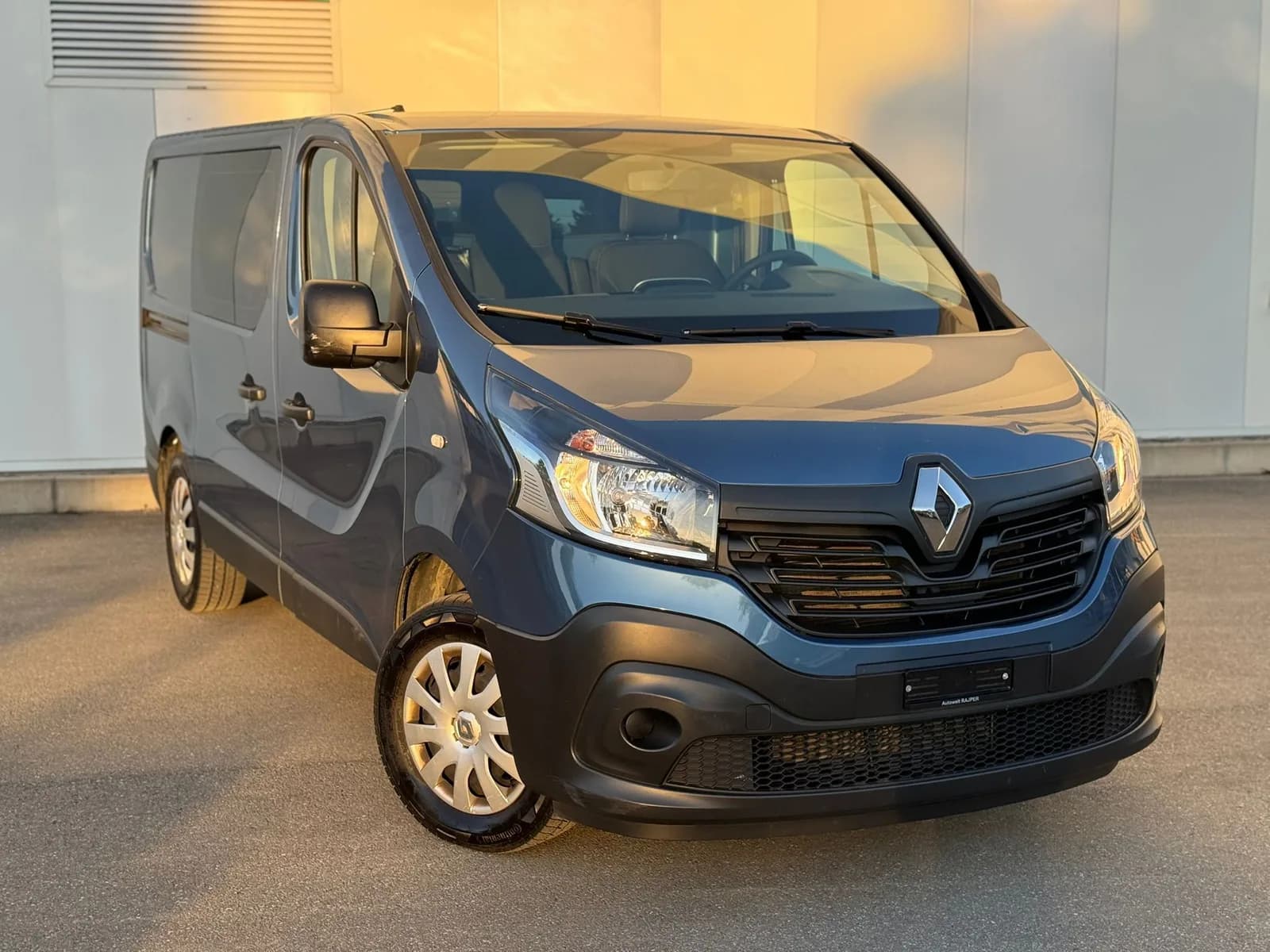 Renault Trafic 1.6 ENERGY TwinT. dCi140 2.9t Business L1H1 2015 thumbnail 3