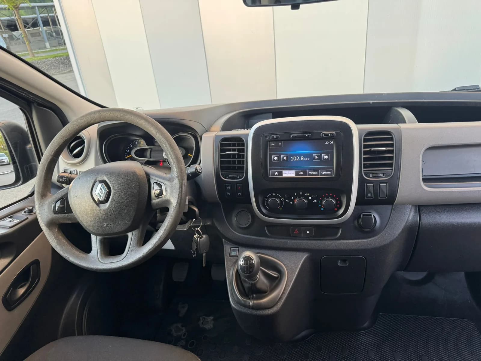 Renault Trafic 1.6 ENERGY TwinT. dCi140 2.9t Business L1H1 2015 thumbnail 11