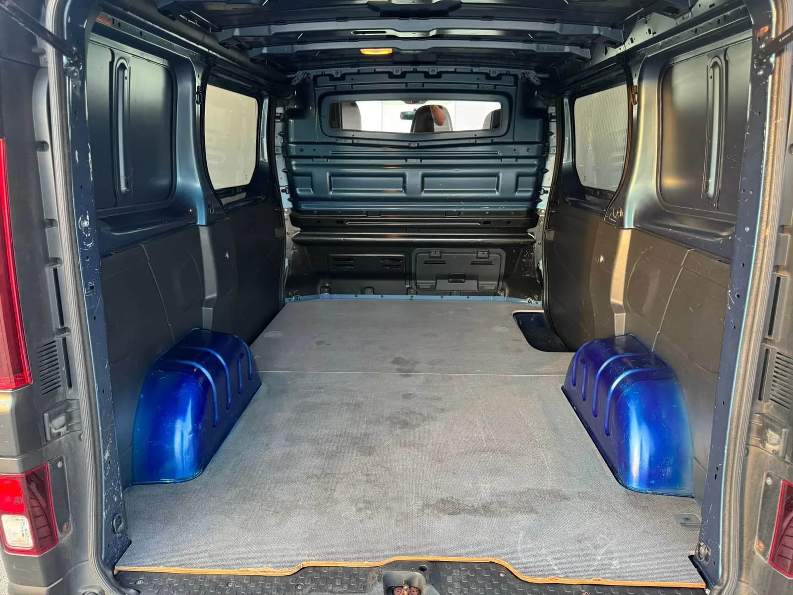 Renault Trafic 1.6 ENERGY TwinT. dCi140 2.9t Business L1H1 2015 thumbnail 12