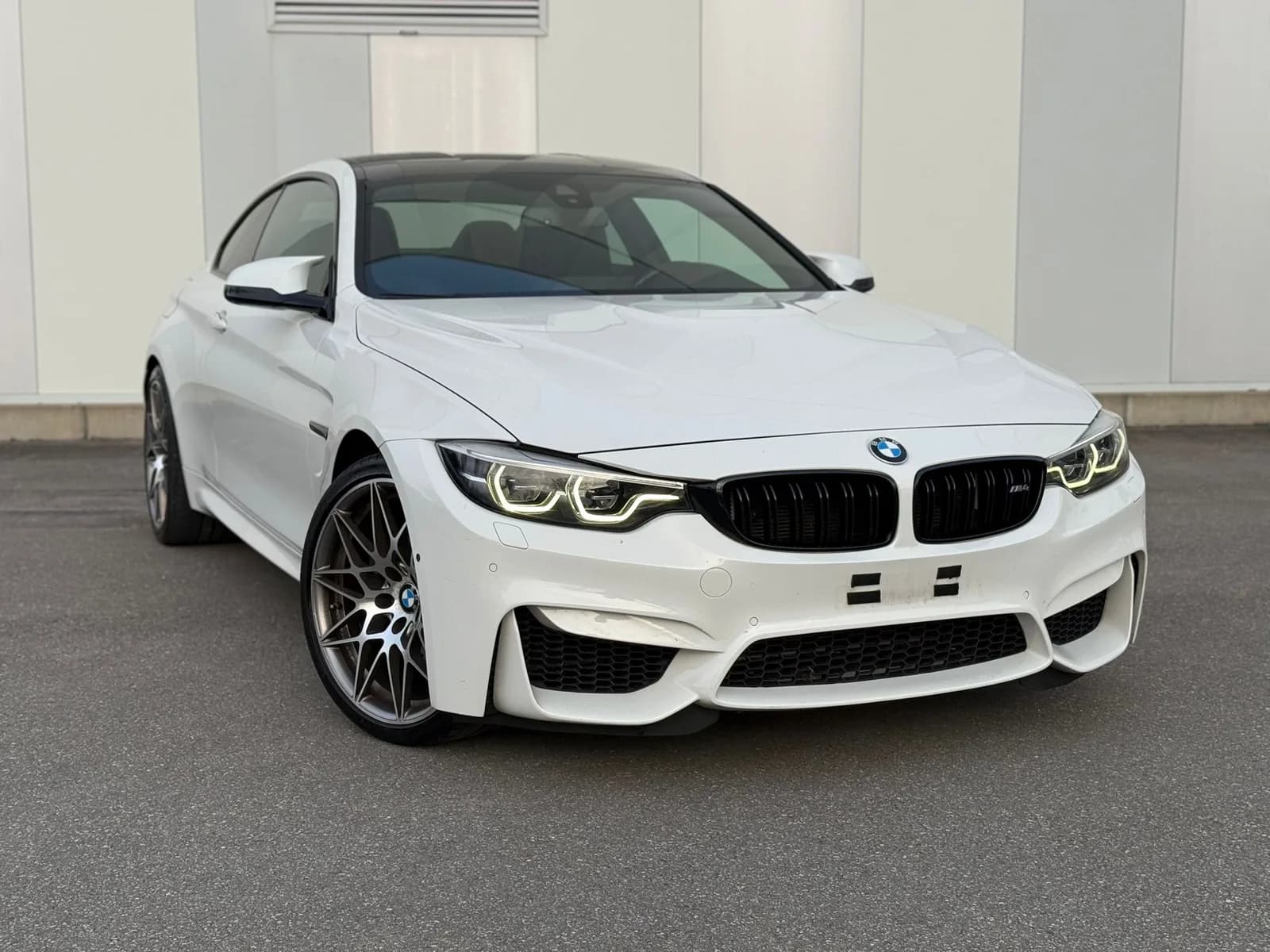 BMW M4 Coupé Competition DKG 2017 thumbnail 3