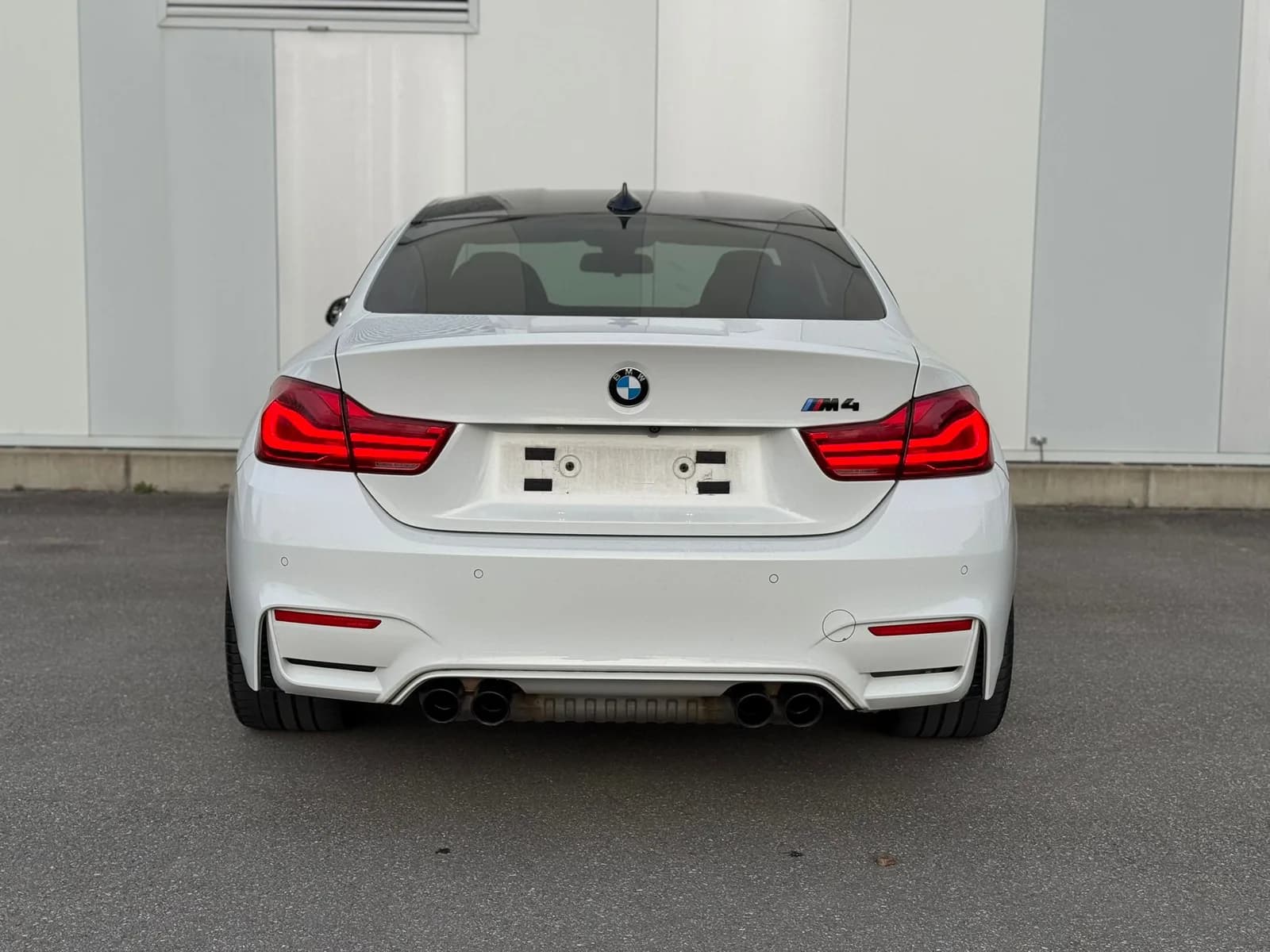 BMW M4 Coupé Competition DKG 2017 thumbnail 5