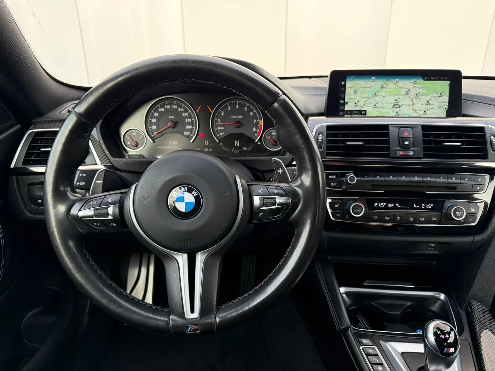 BMW M4 Coupé Competition DKG 2017 thumbnail 11