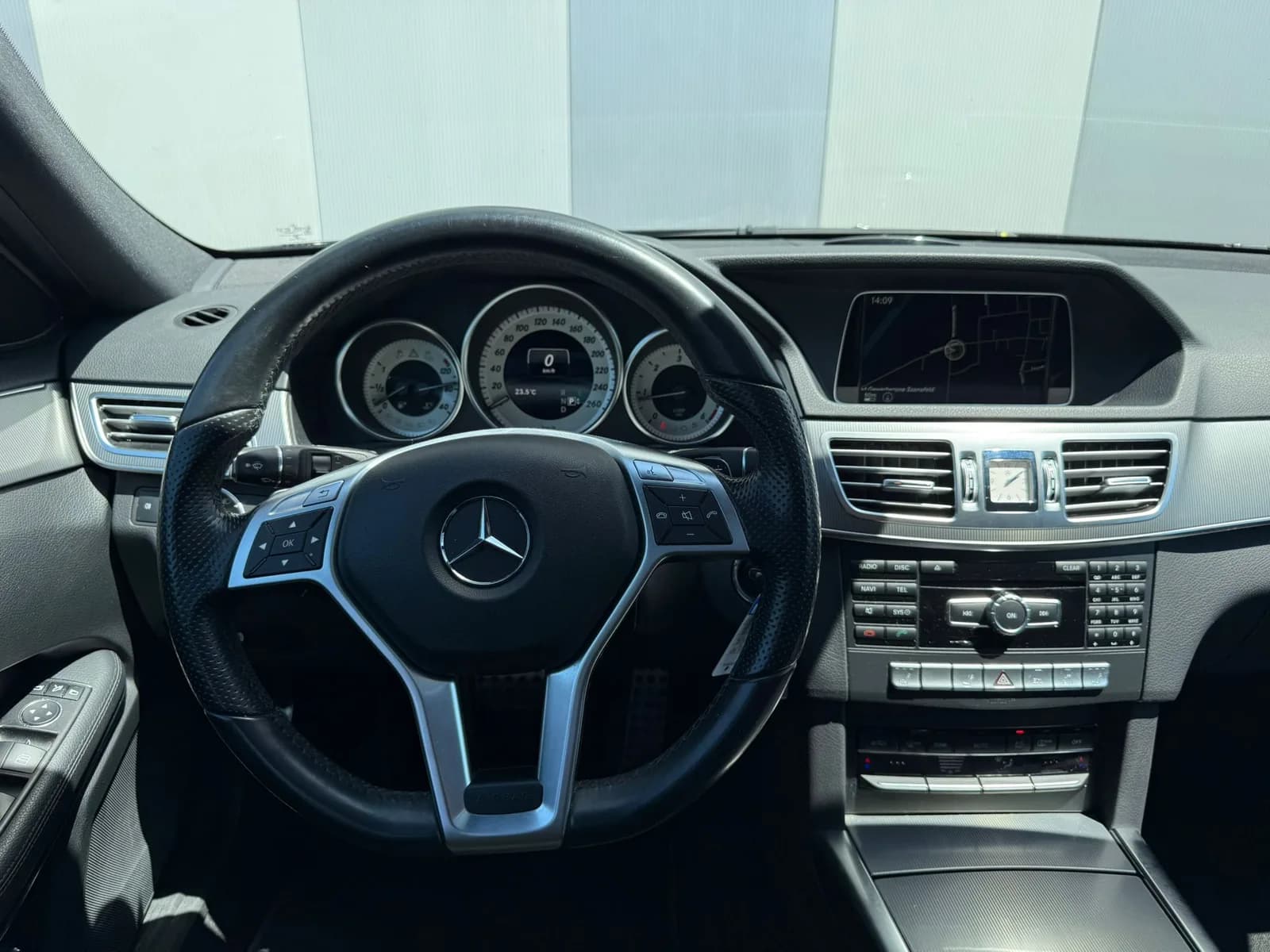 Mercedes-Benz E 250 CDI Avantgarde 4Matic 7G-Tronic 2013 thumbnail 12