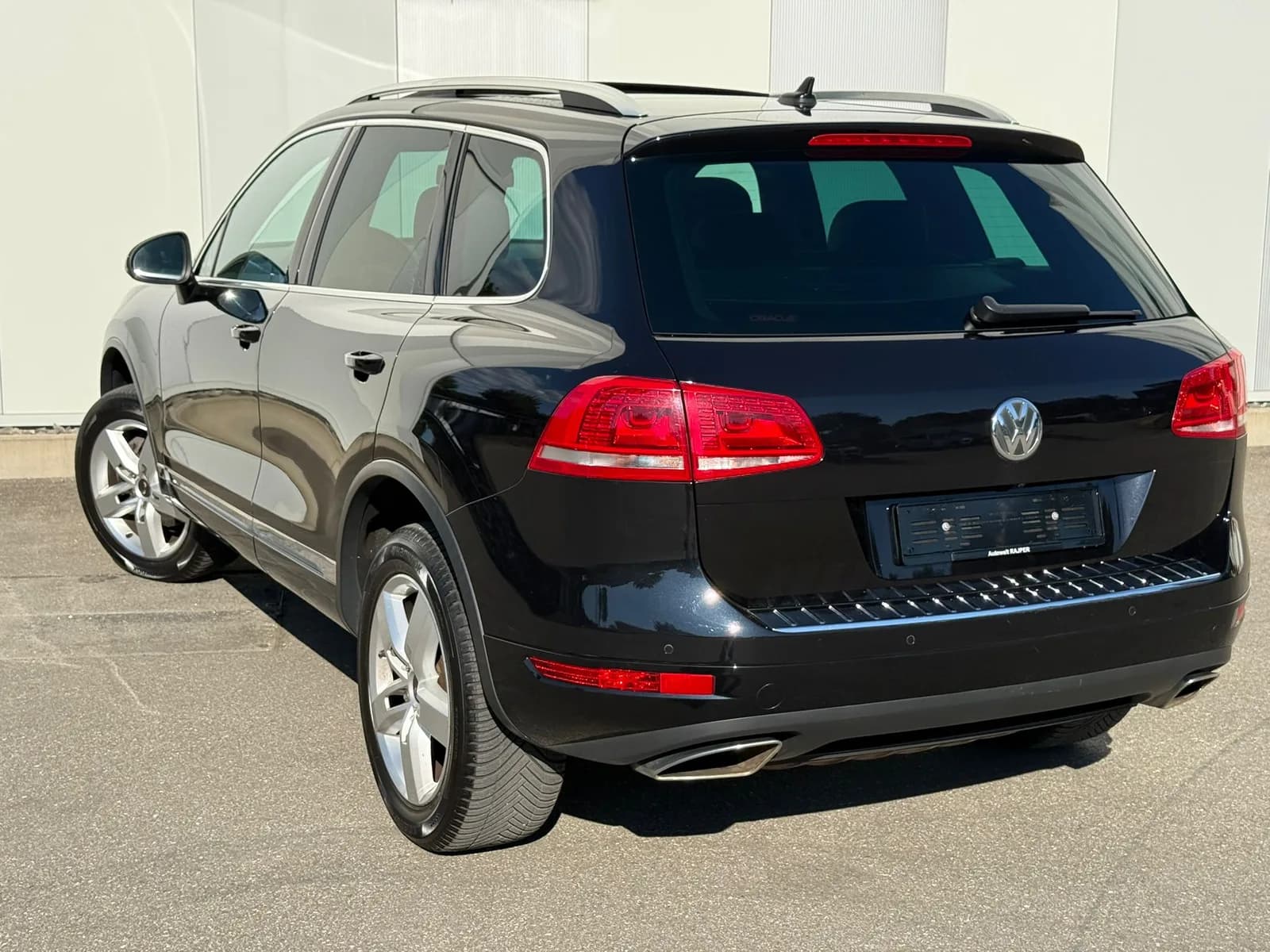 VW Touareg 3.0 TDI BMT Black Pearl Tiptronic 2014 thumbnail 4