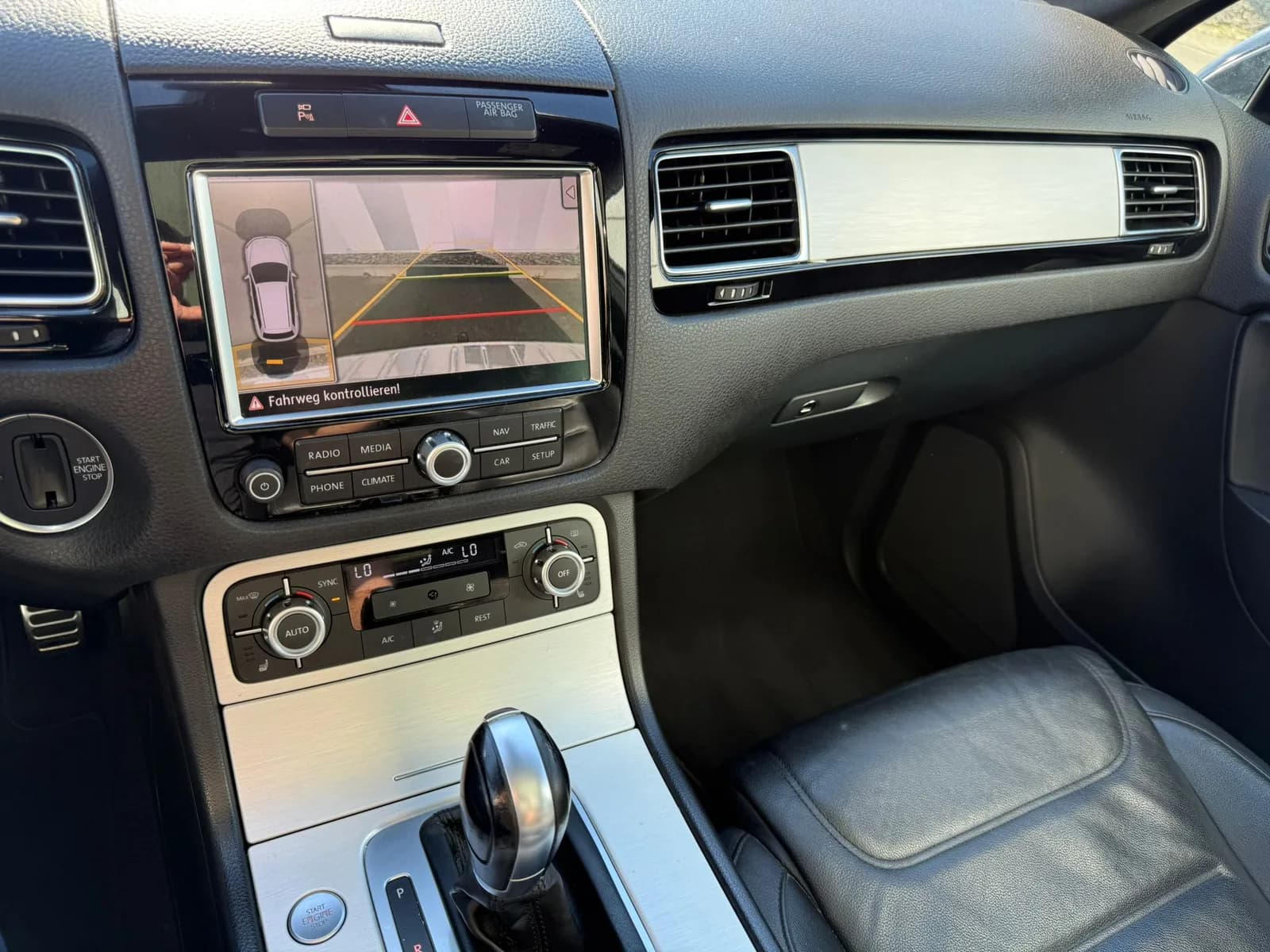 VW Touareg 3.0 TDI BMT Black Pearl Tiptronic 2014 thumbnail 14