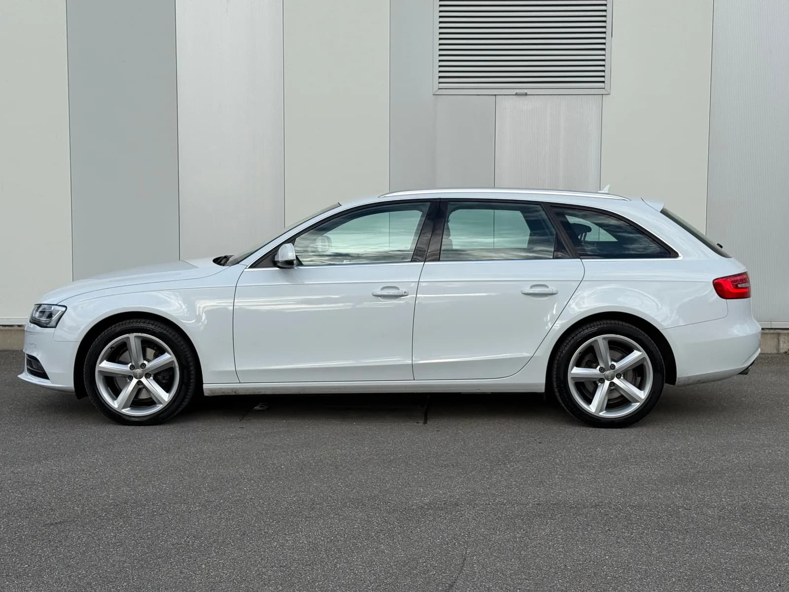 Audi A4 Avant 2.0 TDI quattro S-tronic 2014 thumbnail 8