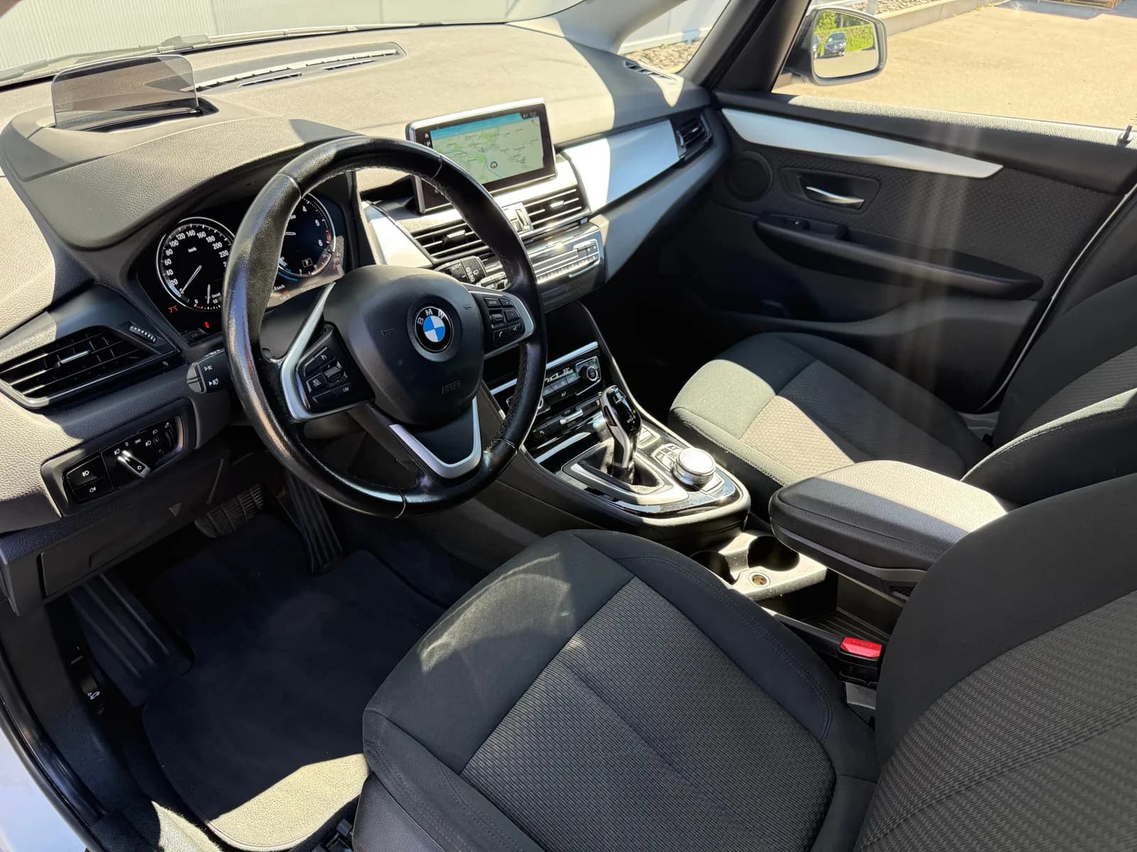 BMW 218 Gran Tourer 218d xDrive Gran Tourer Steptronic 2018 thumbnail 9