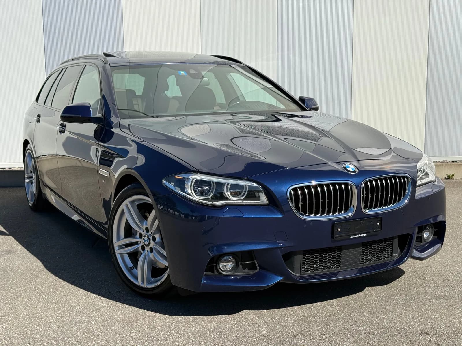 BMW 530d Touring xDrive Steptronic 2017 thumbnail 3