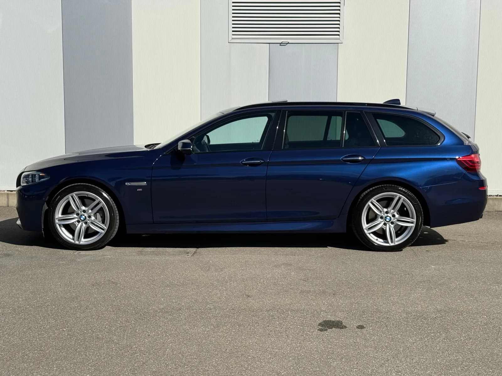 BMW 530d Touring xDrive Steptronic 2017 thumbnail 7