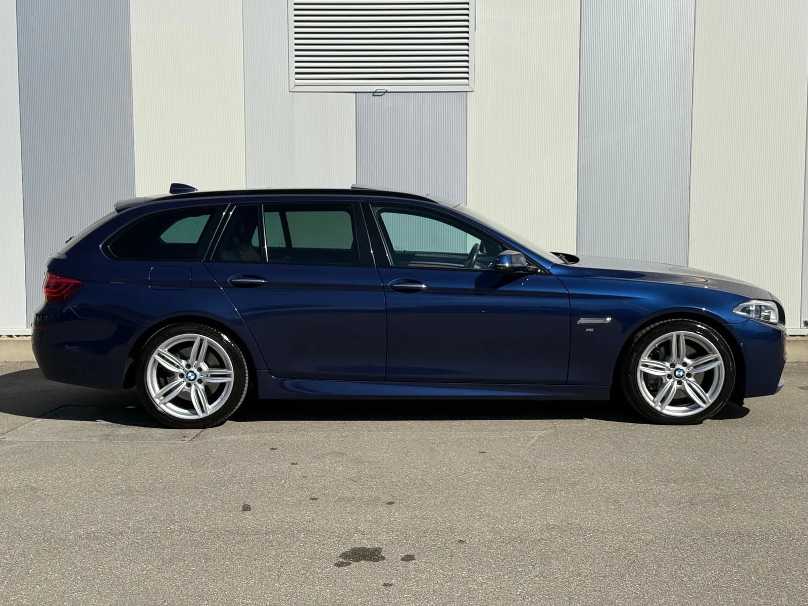 BMW 530d Touring xDrive Steptronic 2017 thumbnail 8
