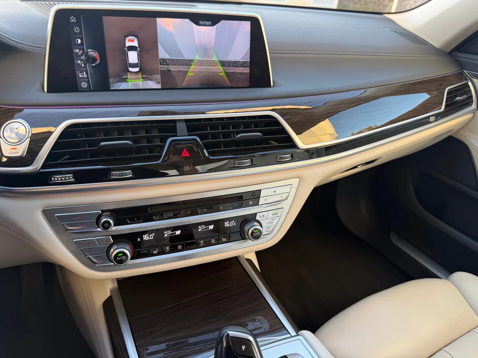 BMW 750i xDrive Steptronic 2016 thumbnail 13